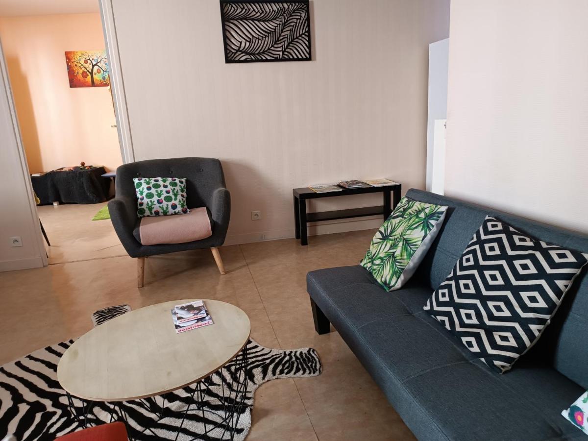 Cap Coutellerie - Sejours Pros Ou Familles En Hypercentre De Thiers Lägenhet Exteriör bild