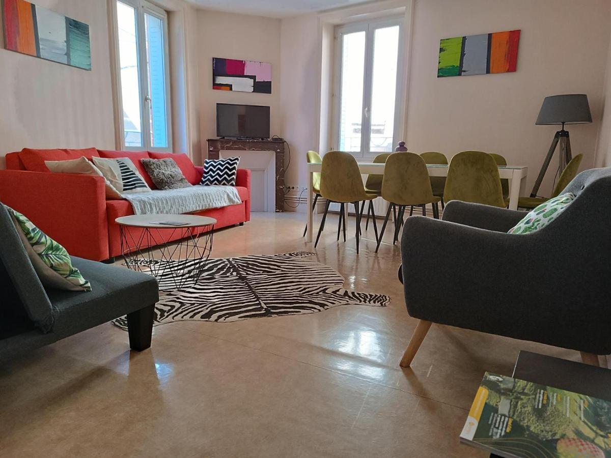 Cap Coutellerie - Sejours Pros Ou Familles En Hypercentre De Thiers Lägenhet Exteriör bild